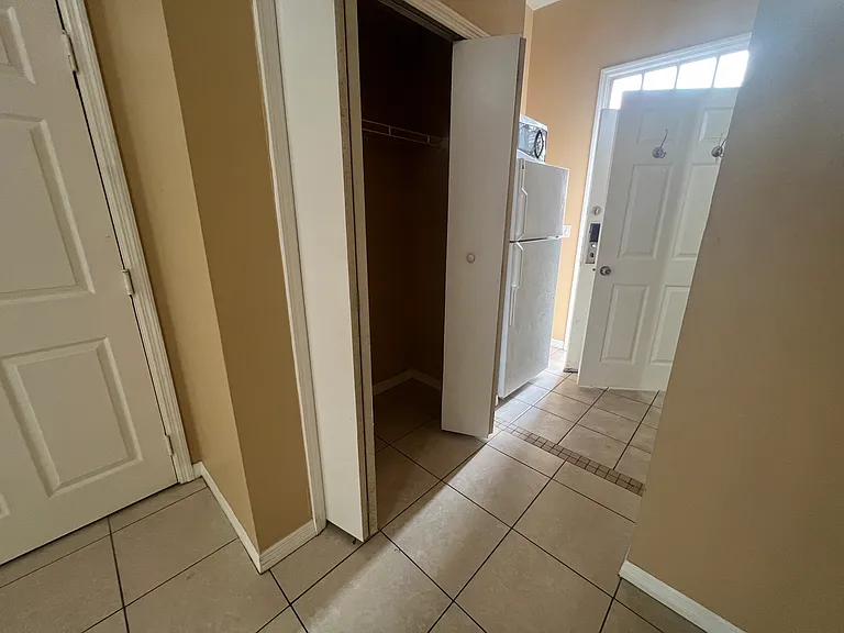 4508 Saint Georges Ct #B — Photo 3