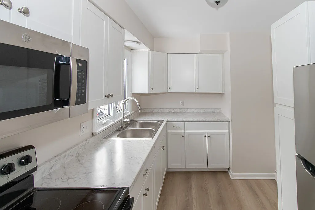 2 bed, $1,320 — Photo 1