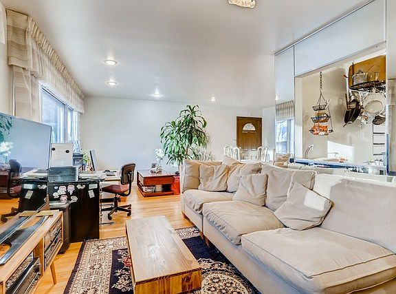 3rd image of 8231 Kildare Ave