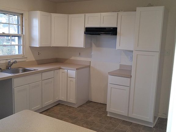 4th image of 320 Wynn St