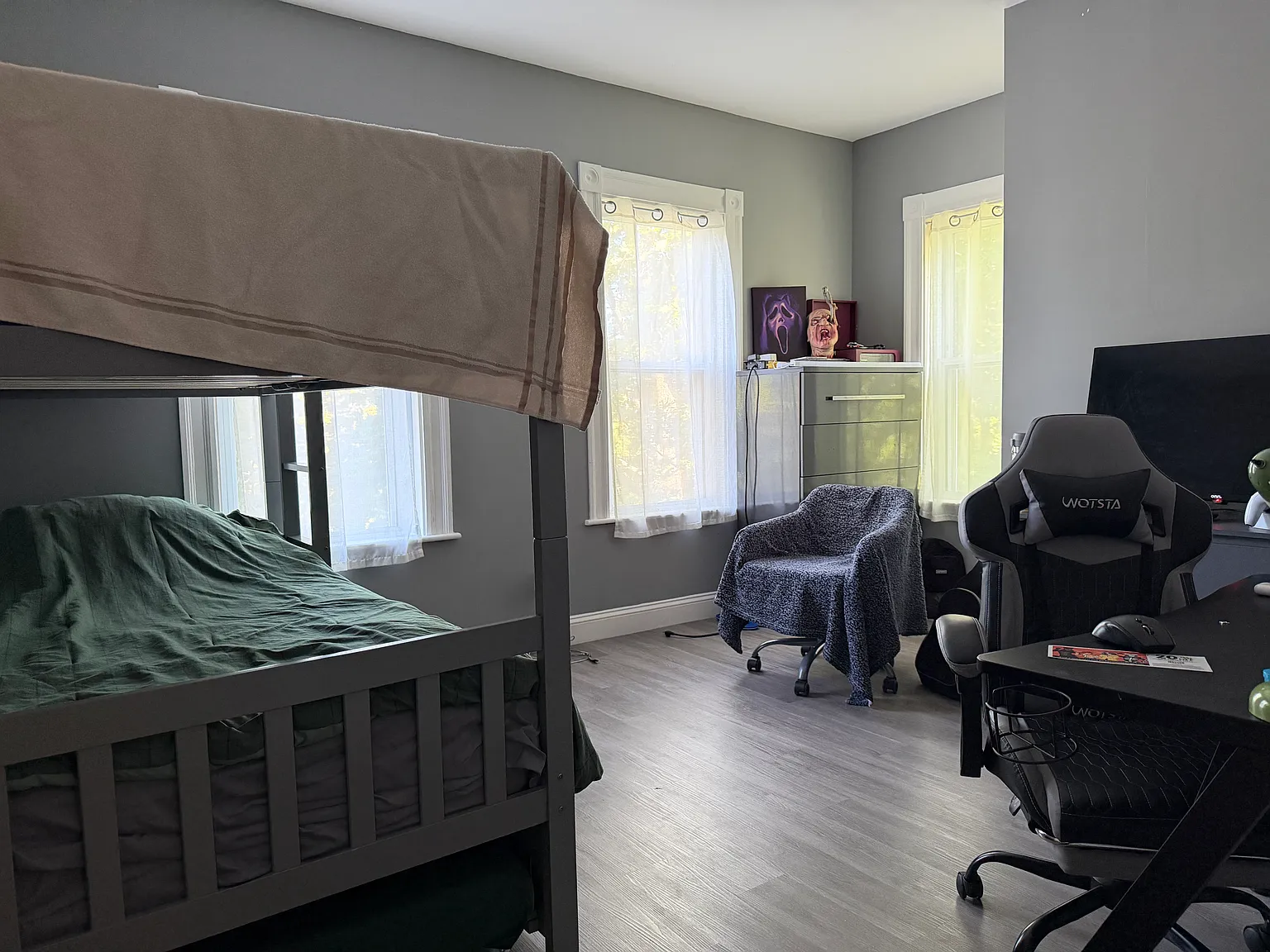 5 bed, 1800 sqft, $3,600 — Photo 4
