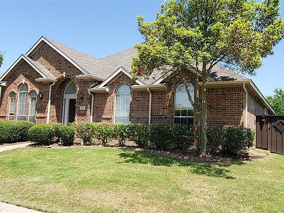 2nd image of 3017 Avery Ln