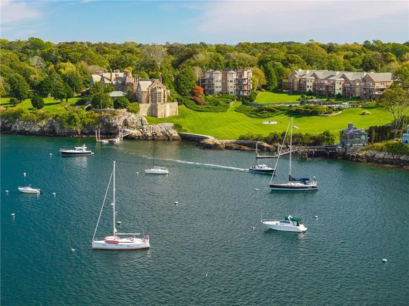 111 Harrison Ave APT D5, Newport, RI 02840