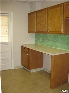 4th image of 468 E 11th St