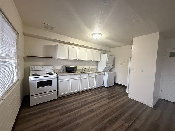2nd image of 860 E 500 S APT 6