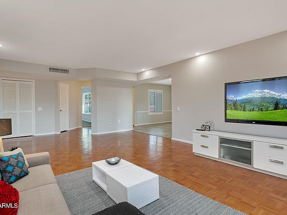 3rd image of 16018 N Lakeforest Dr