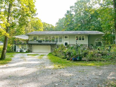 8825 Church Rd, Le Roy, NY, 14482