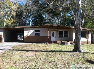 1637 Louvre Dr, Jacksonville, FL 32221