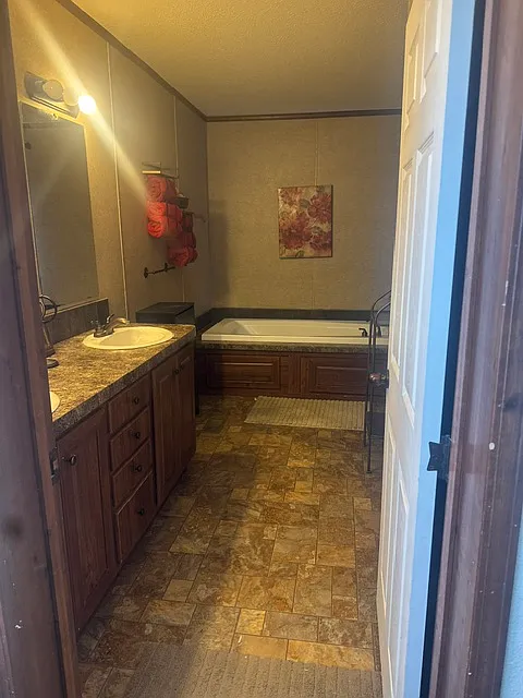 3 bed, 2200 sqft, $2,500 — Photo 4