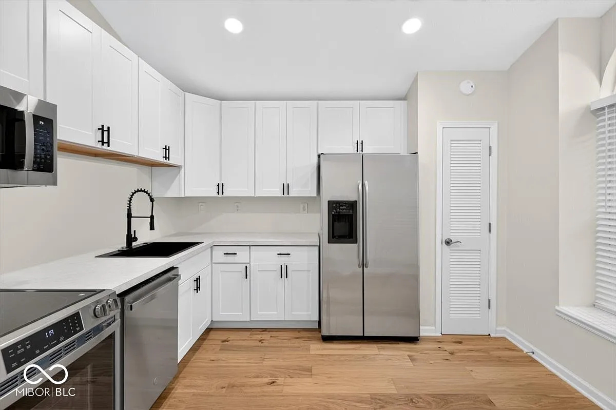 3 bed, 2.0 bath, 1343 sqft, $2,495 — Photo 4