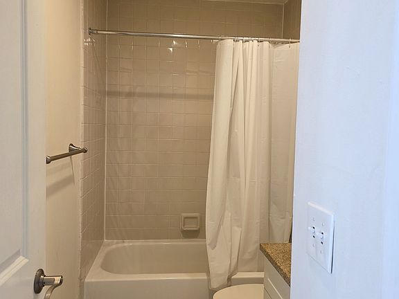 3rd image of 1114 Pine St #2