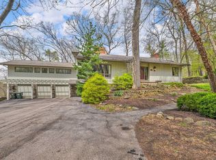 905 Hidden Oak Hill Ln, Rochester, MI 48306