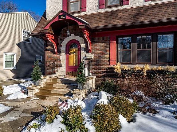 4th image of 119 Robert Ave