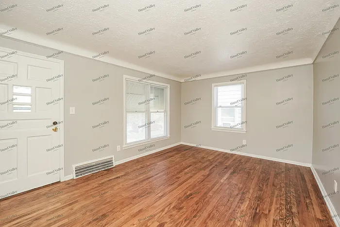 12605 Hirst Ave — Photo 6