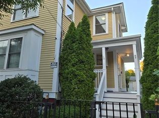 98 Hamilton St, Providence, RI 02907