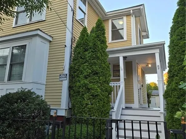 98 Hamilton St, Providence, RI 02907