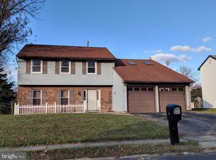 18 Arbor Meadow Dr, Sicklerville, NJ 08081
