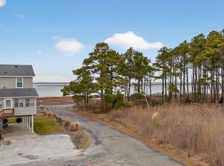7518 Doe Bay Ln, Chincoteague, VA 23336