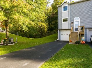 149 Iron Oak Cir, Liverpool, NY 13088