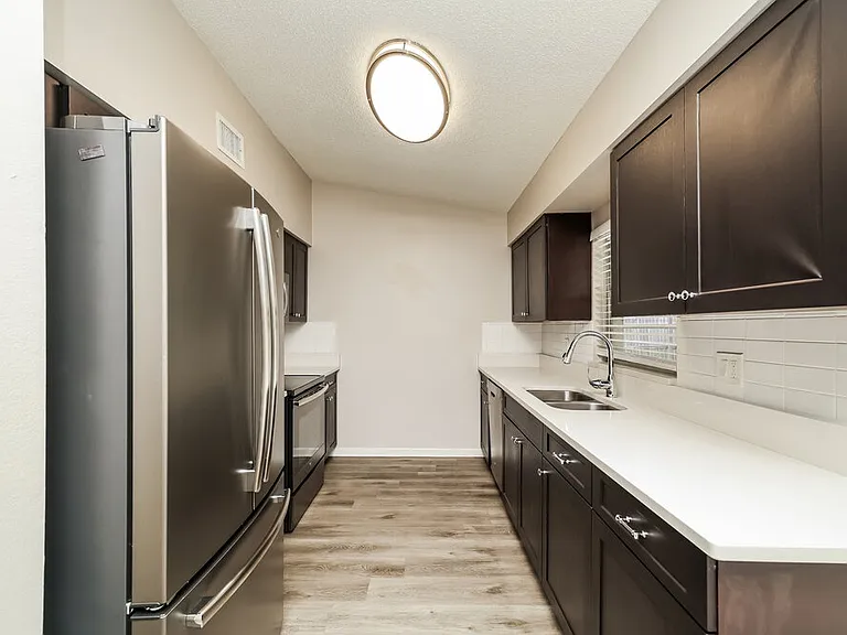1828 Craven Dr — Photo 7