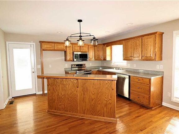 4th image of 1546 Kenilwood Way