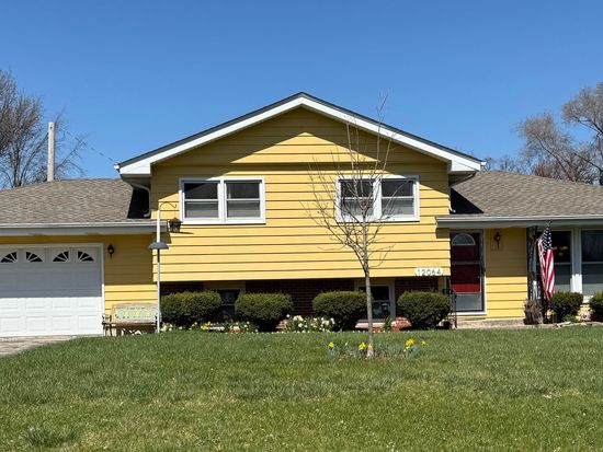 12064 N Oakwood Dr, Saint John, IN 46373