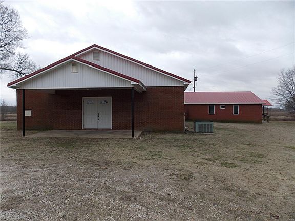 2nd image of 1850 County Road 272