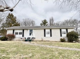 1149 Peninsula Dr, Gallatin, TN 37066