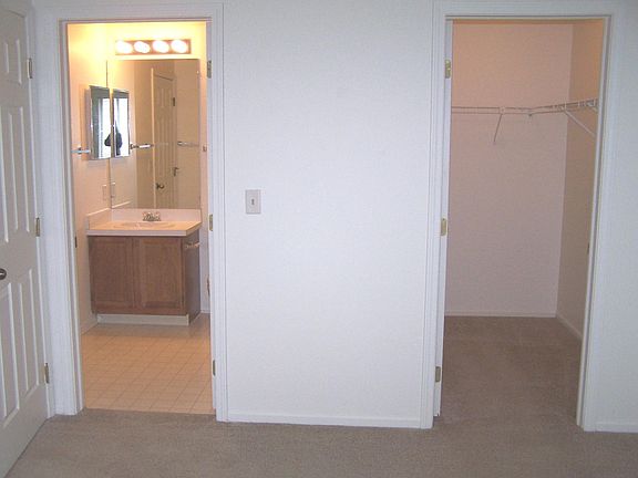 4th image of 1141 Amberwood Dr #7