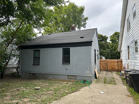 5th image of 19426 Omira Ave