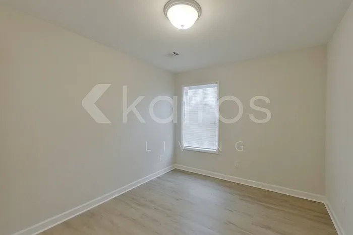 1451 Maxwell Cir — Photo 8