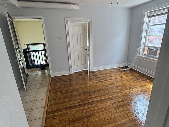 2nd image of 1817 Allen Ave
