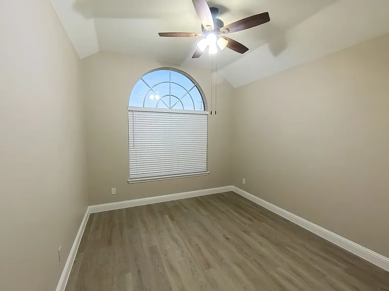 4304 Lone Rock Ct — Photo 6