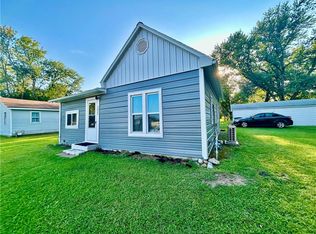 1027 N Missouri St, Nevada, MO 64772
