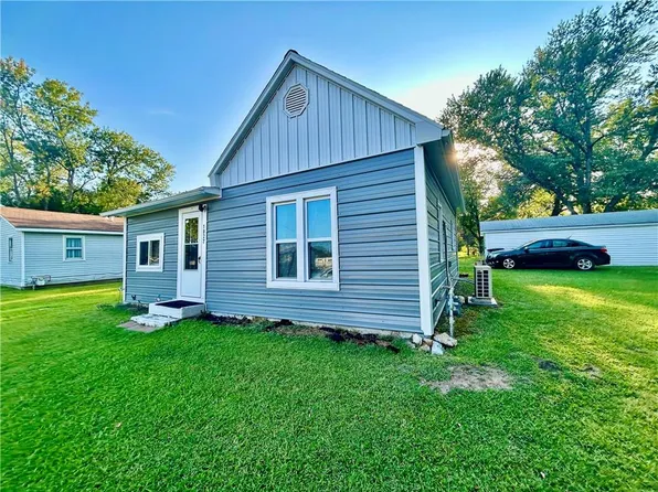 1027 N Missouri St, Nevada, MO 64772