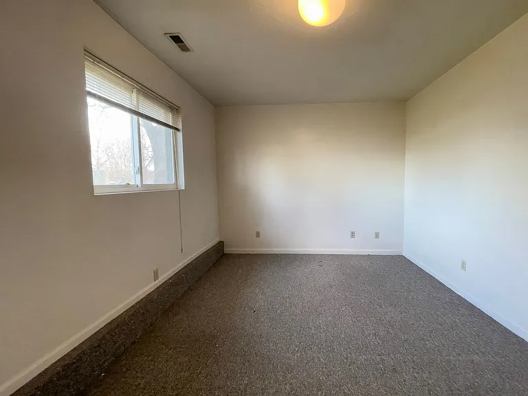 Coming Soon: 9011 W Jackson St! 3 Bedroom 1 Bath! Pet Friendly! Yorktown School District — Photo 8