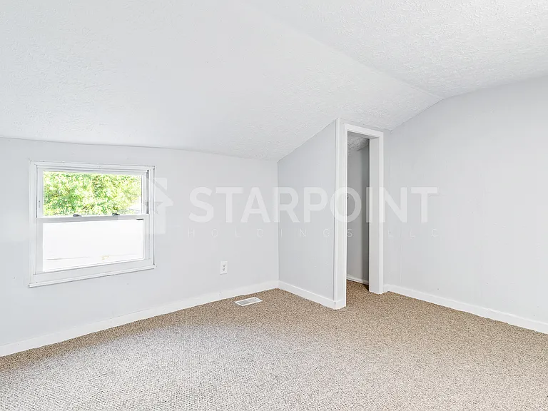 1611 W Kentucky St — Photo 7