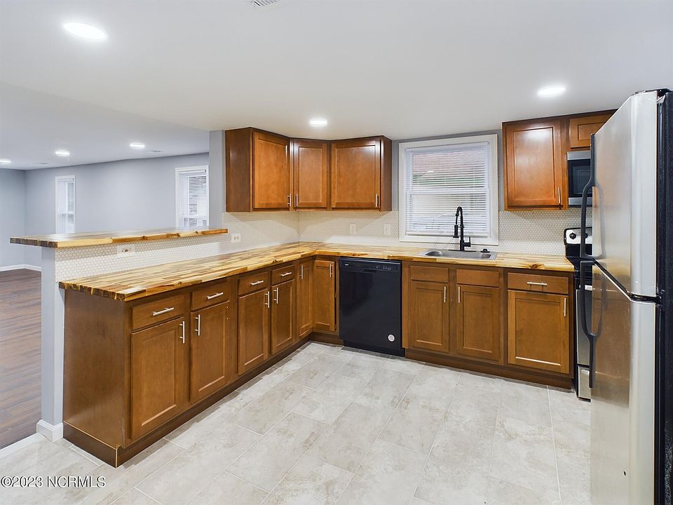 207 E Kornegay Street, Mount Olive, NC 28365 Zillow