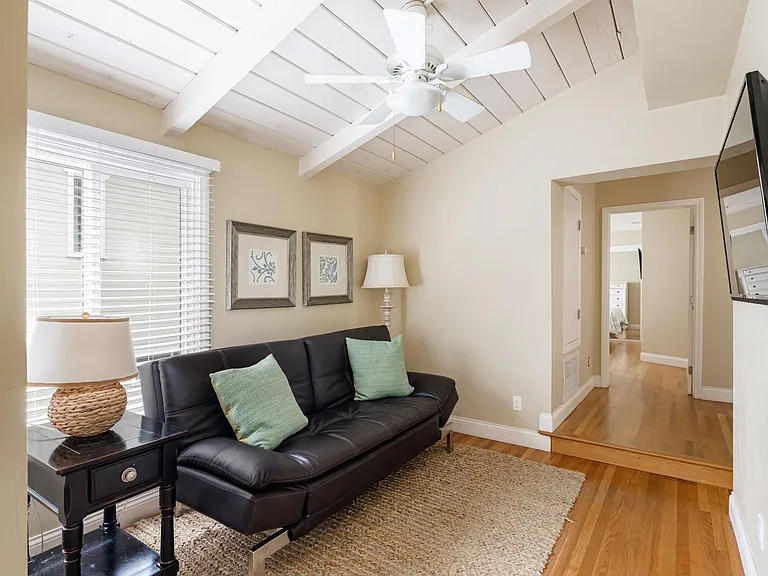833 Isthmus Ct — Photo 13