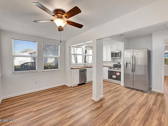 4th image of 801 Allendale Ave