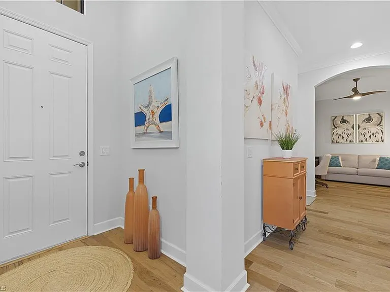 9475 Isla Bella Cir — Photo 3
