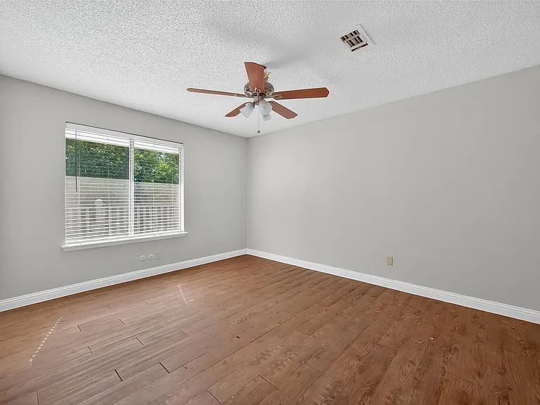 7711 Del Glen Ln — Photo 17