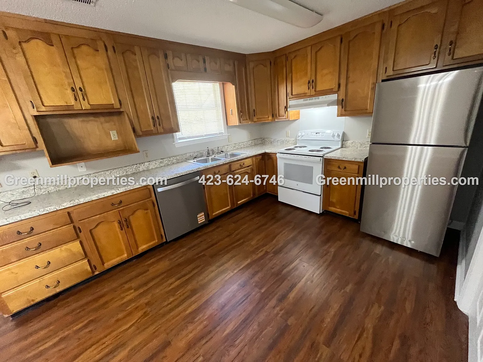 3 bed, 2.5 bath, 1995 sqft, $1,995 — Photo 3