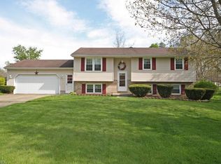 11 Ida Dr, Poland, OH 44514