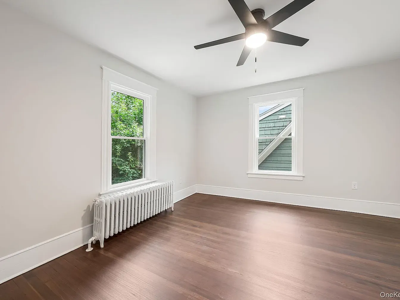 6 bed, 1988 sqft, $1,300 — Photo 4