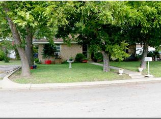 722 Brown St, Lampasas, TX 76550