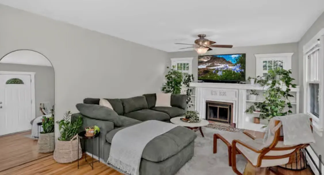 2 bed, 1100 sqft, $2,450 — Photo 3