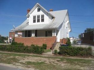 206 Chesterfield Ave, Colonial Heights, VA 23834