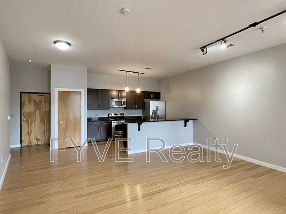 4th image of 1706 18th Ave S #204