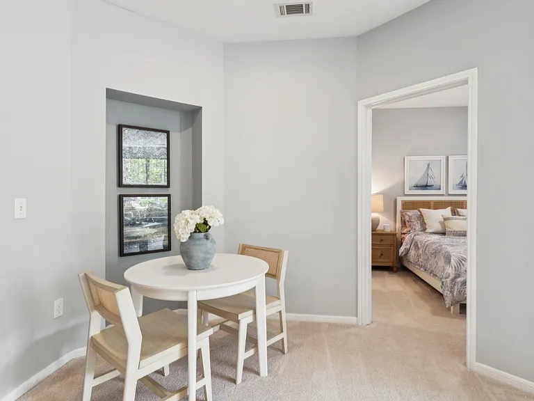 Stone Point Apartments — Photo 11